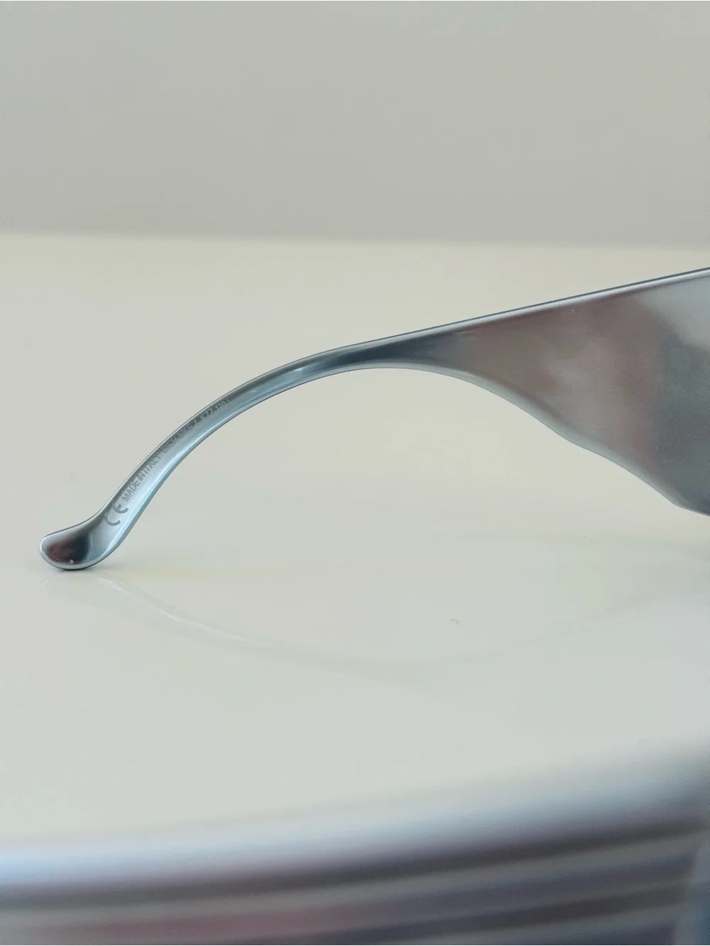 RARE 🦋 VINTAGE DIOR OVERSIZE BLUE RIMLESS SUNGLASSES.✨